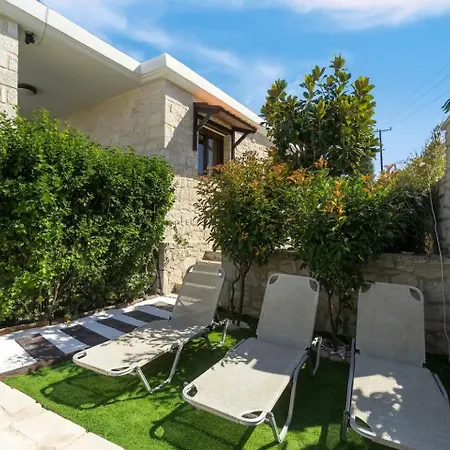 Heraklion Twins House - Private Pool Retreat