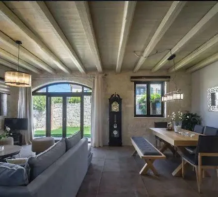 Heraklion Twins House - Private Pool Retreat *